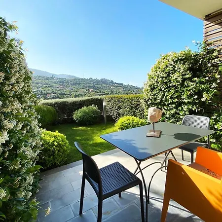 Pietraverdemare Apartman *