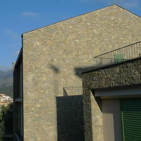 Pietraverdemare Apartman